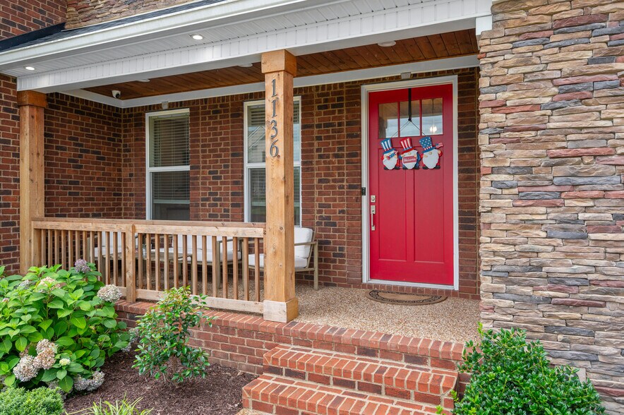 Building Photo - 1136 Secretariat Dr