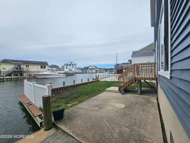 Building Photo - 262 Evergreen Dr