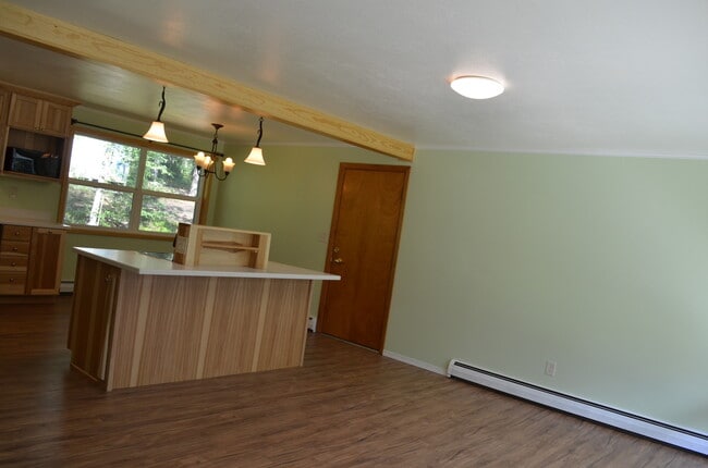 Building Photo - Beautiful 3 bd, 2 bath home for rent in Fa...