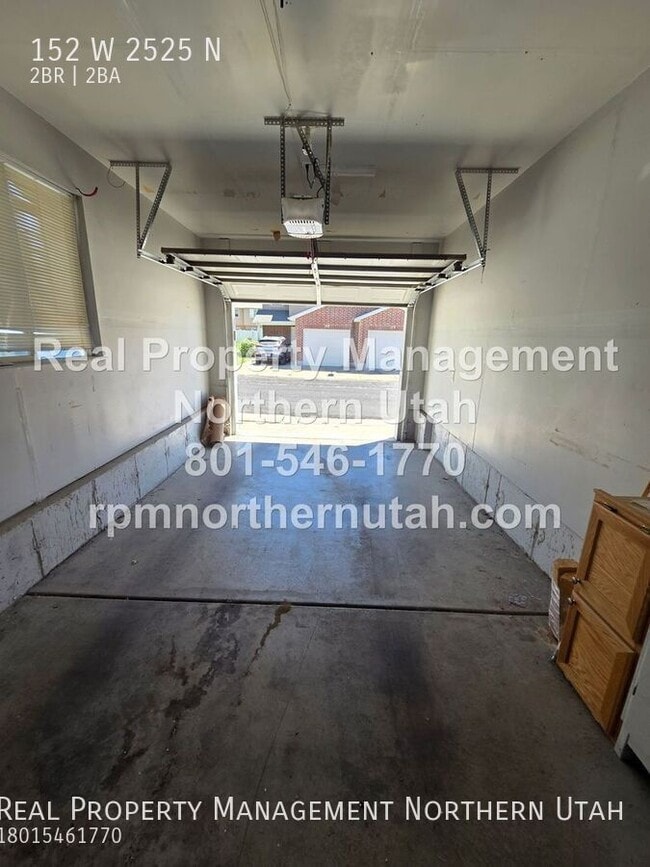 Building Photo - 152 W 2525 N
