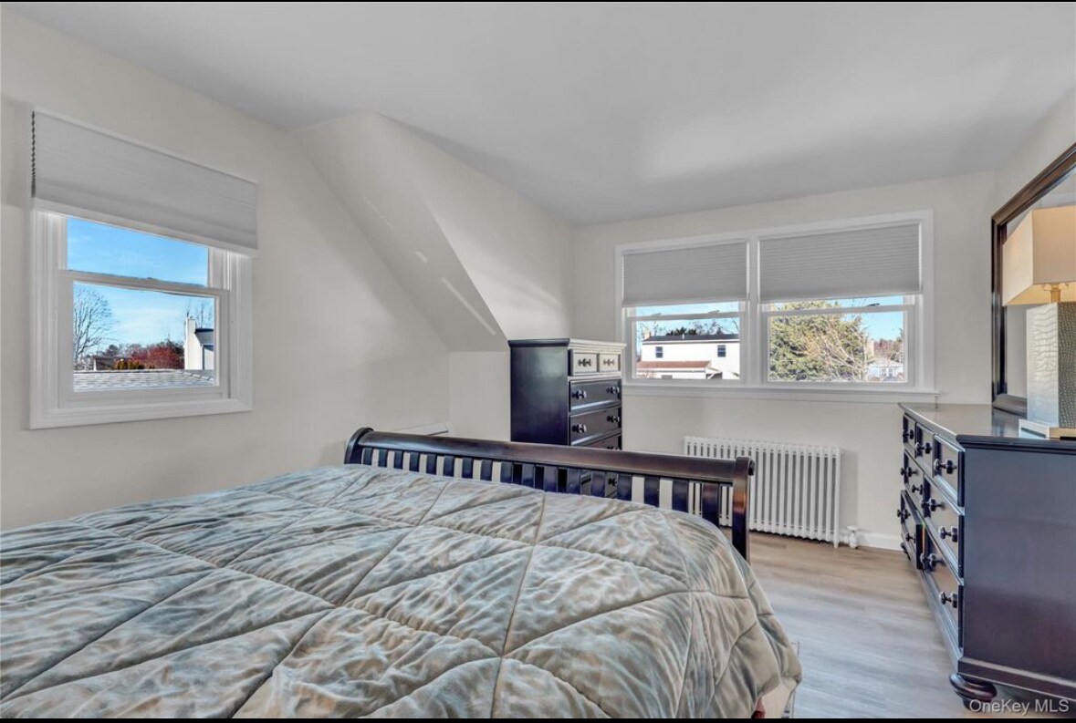 Building Photo - 233 Sears Rd