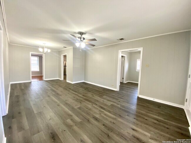 Building Photo - 178 Sweetbriar Ave