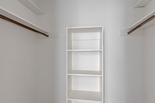 Building Photo - 2414 Chanay Ln