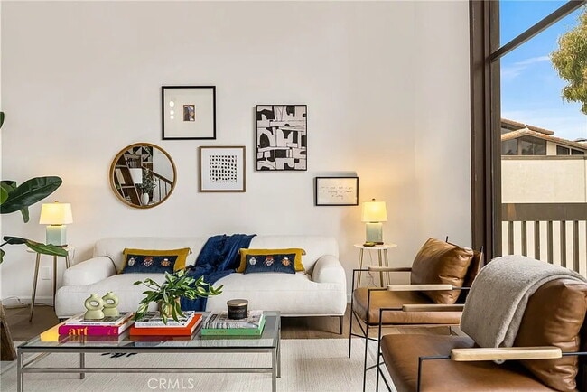 Building Photo - "Chic Marina Pacifica Retreat: 1-Bedroom G...