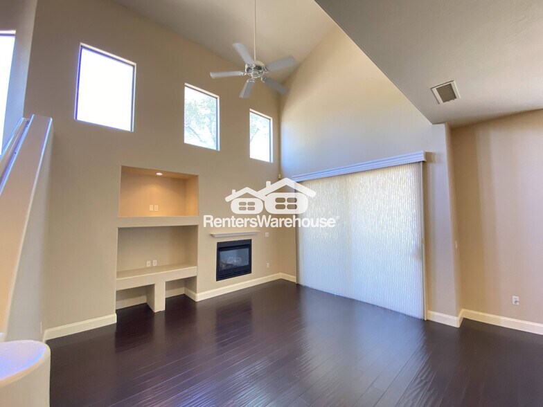 Building Photo - 16420 N Thompson Peak Pkwy