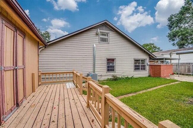 Building Photo - 2322 Ansbury Dr