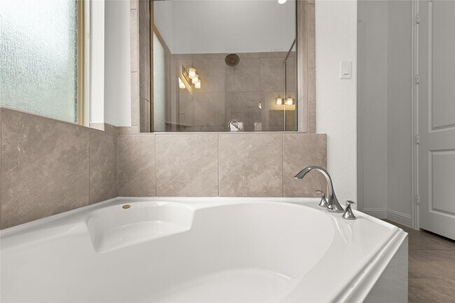 Building Photo - 28230 Emerald Bnd