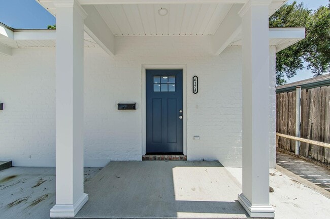 Building Photo - 617 Magnolia St