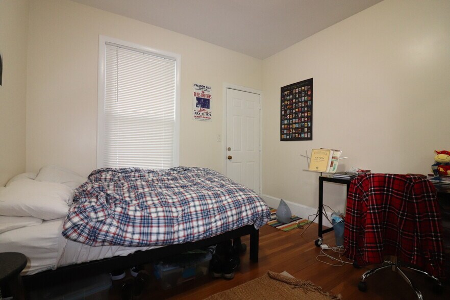 Building Photo - 214 Freeman St