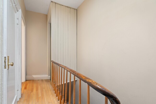 Building Photo - 276 4th St