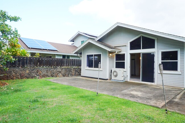 Building Photo - Waikele Home With a View!