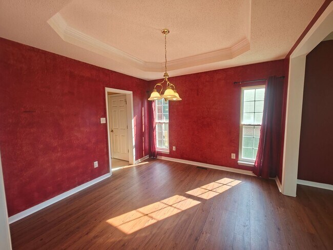 Building Photo - 2625 Piney Ridge Dr