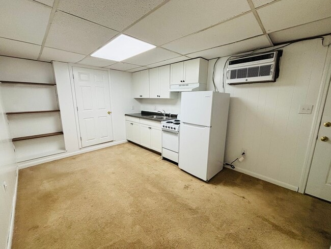 Building Photo - 110 Northview Dr