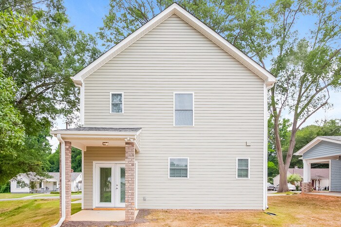 Building Photo - 503 E Cloninger St