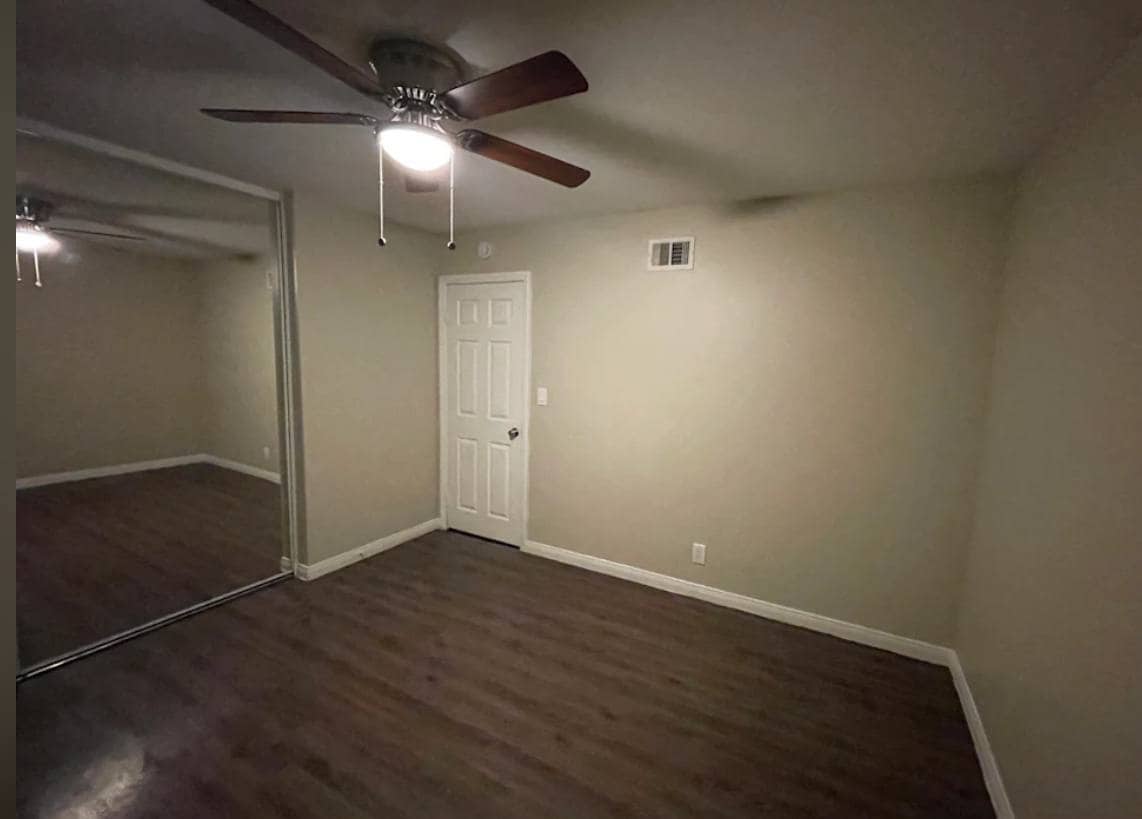 Building Photo - 22330 Victory Blvd