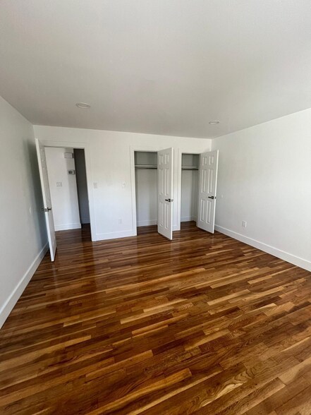 Building Photo - 500 Adams Ln