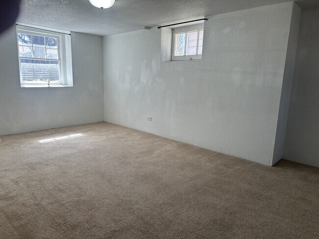 Building Photo - 225 W 1st St