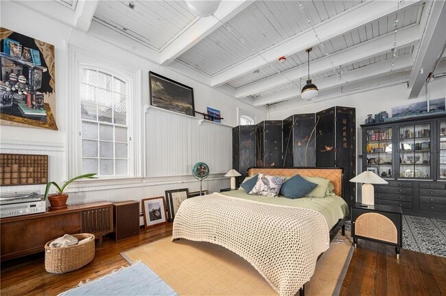 Building Photo - 4 Pallas St