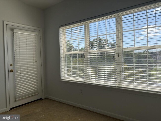 Building Photo - 594 Hopkins Landing Dr