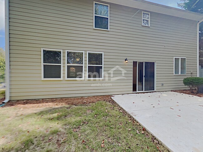 Building Photo - 407 Howell Crossing