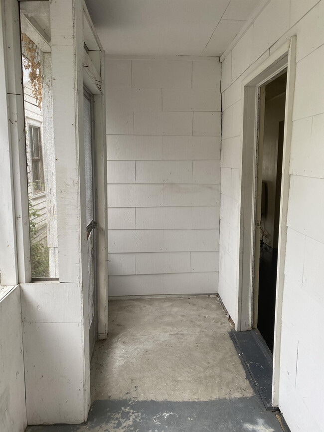 Building Photo - 1308 Congress St