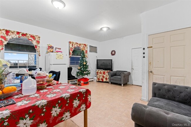 Primary Photo - 121-15 Jamaica Ave