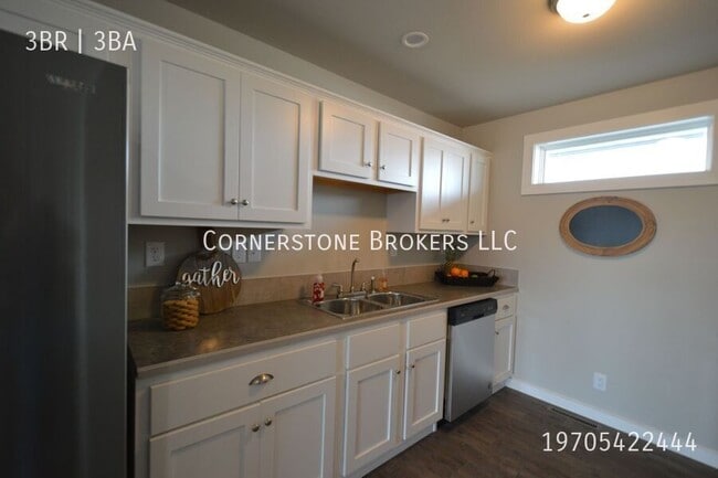 Building Photo - 302 Dana St