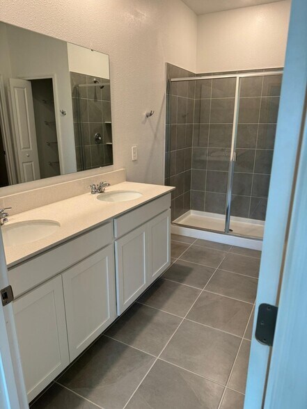 Building Photo - 788 Daring Dr