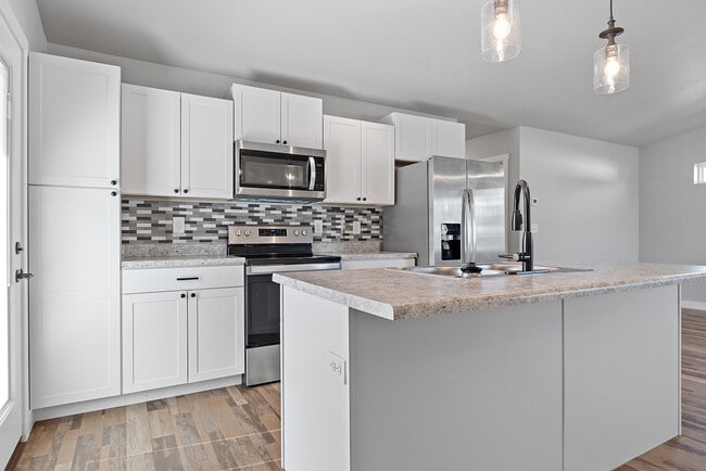 Building Photo - 405 Nighthawk Dr