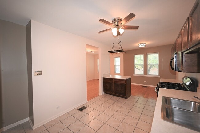 Building Photo - 5400 N Campbell Ave