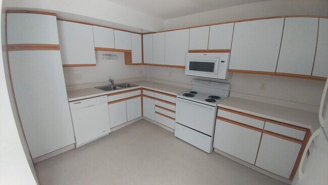 Building Photo - 951 Fotis Dr