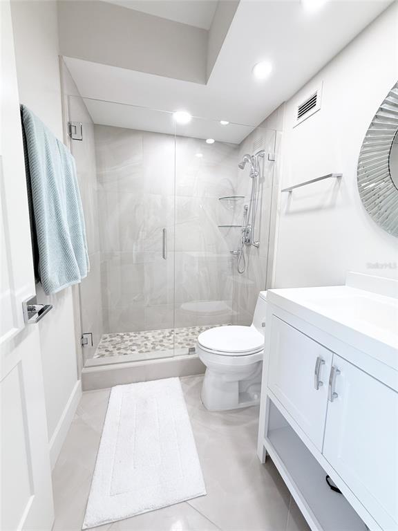 Building Photo - 1050 Longboat Club Rd