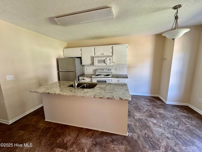 Building Photo - 1127 Brownlea Dr