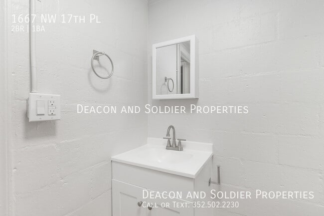 Building Photo - 1667 NW 17th Pl