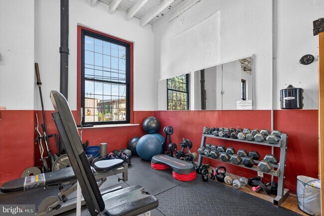 Building Photo - 200 Lincoln Ave