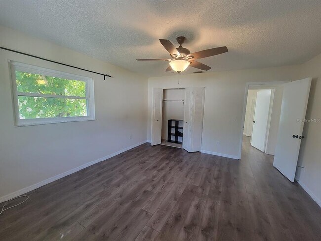 Building Photo - 6290 Coniston Terrace