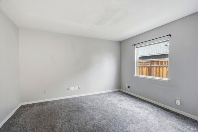 Building Photo - 1731 Walnut Creek Dr