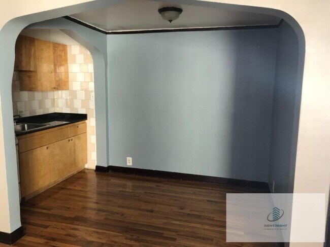 Primary Photo - 1 bedroom in CHICAGO IL 60626