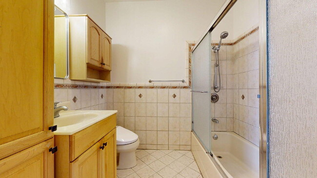 Building Photo - Freshly Updated 2BR Home with Garage, Outd...