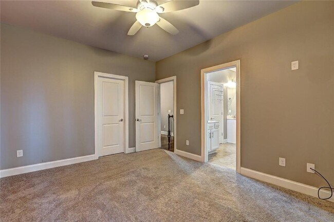 Building Photo - 4527 Bridgeway Rd