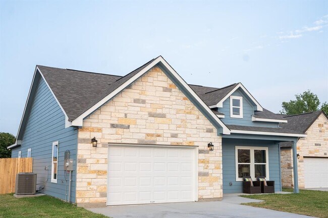 Building Photo - 306 String Pr Wy