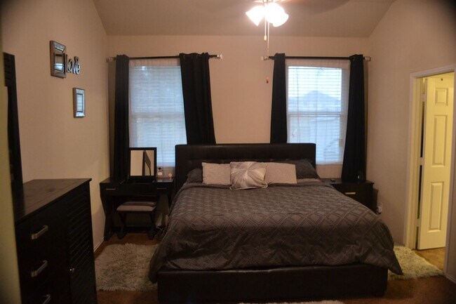 Building Photo - Gorgeous Corner Lot w/ Solar Panels