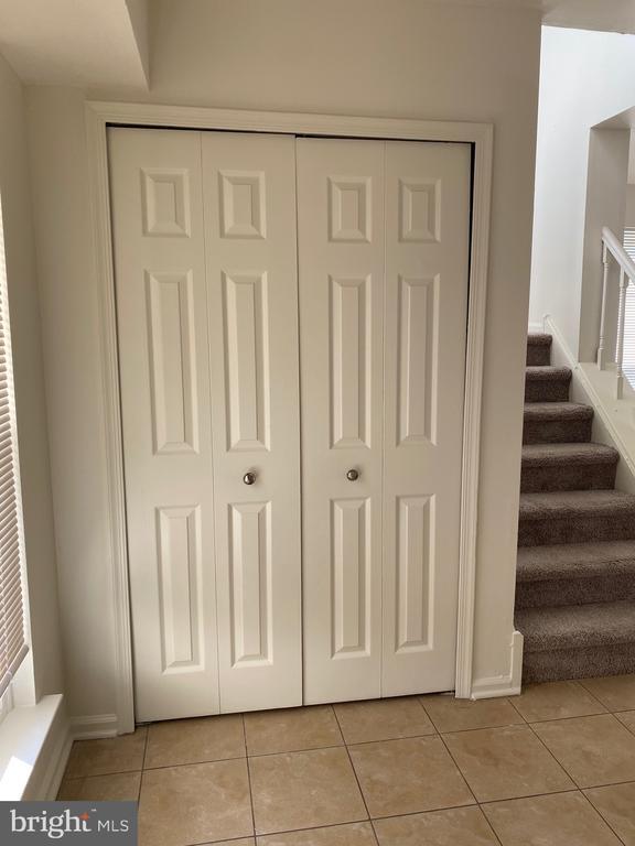 Building Photo - 1811 Hennessy Dr