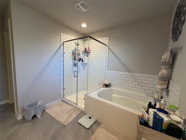 Building Photo - 29411 Travis Trace