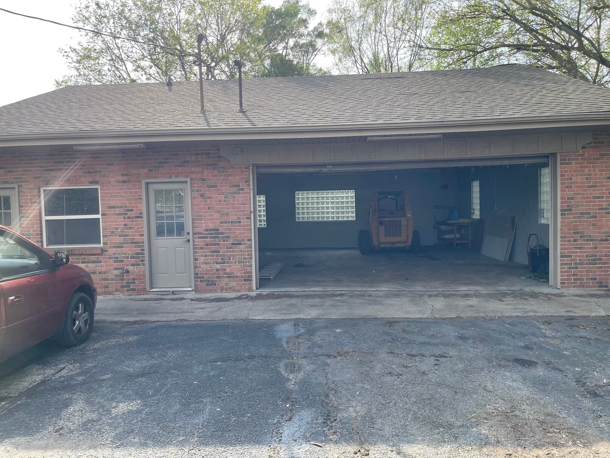 Building Photo - 225 1/2 S Main St