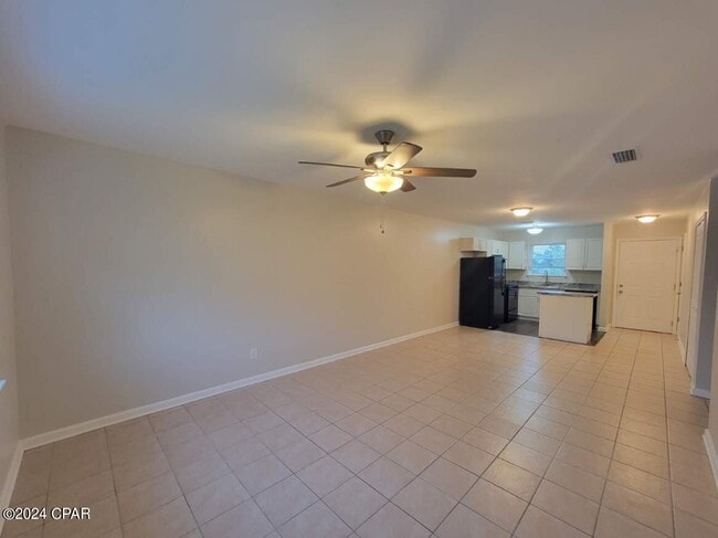 Building Photo - 5820 Hickory St