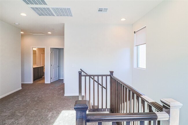 Building Photo - 9220 Far Side Ave