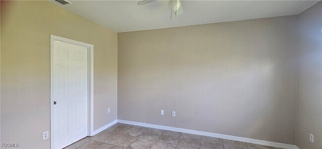 Building Photo - 1111 Estate St E