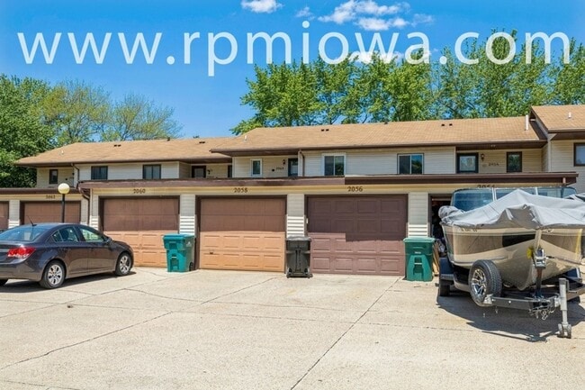 Building Photo - $500 off First Month!! 2 Bedroom, 1 Bath Condo in Ankeny