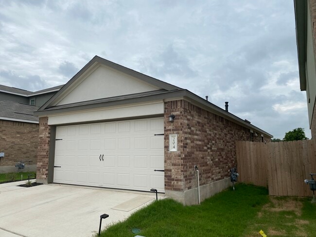 Building Photo - 204 Sunset Deer Ln